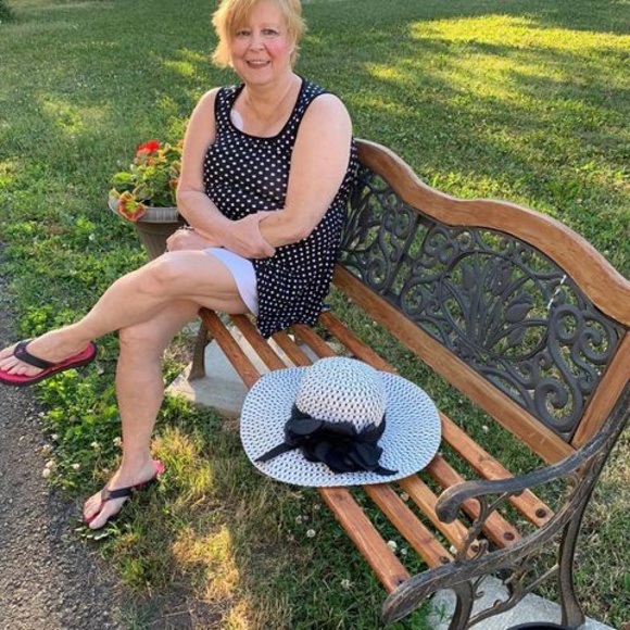 Meet your Posher, Manon - Picture 1 of 1